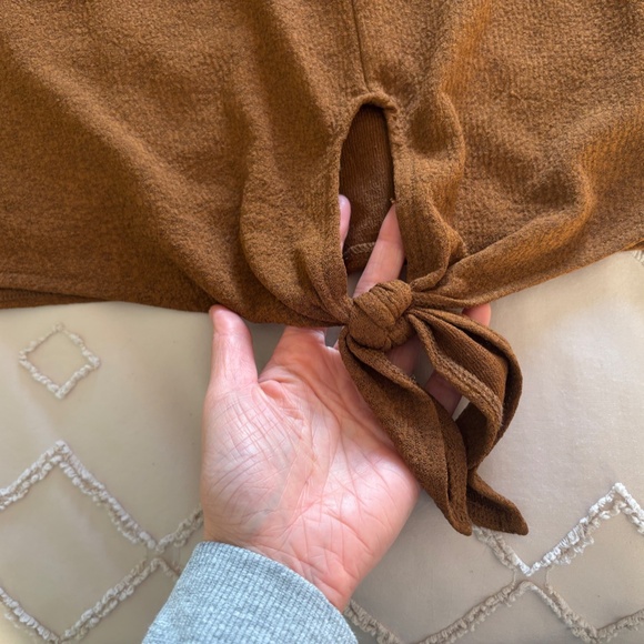 XS H&M Loose Top - Picture 2 of 3